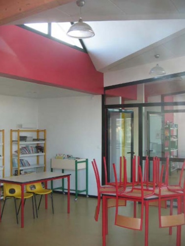 Bibliothque scolaire et salle informatique : cubnezais interieur