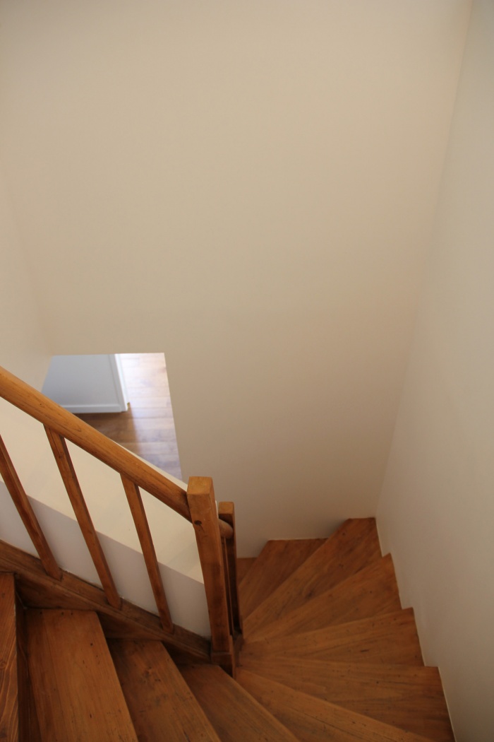 Amnagement d'un appartement sous combles : cage escalier