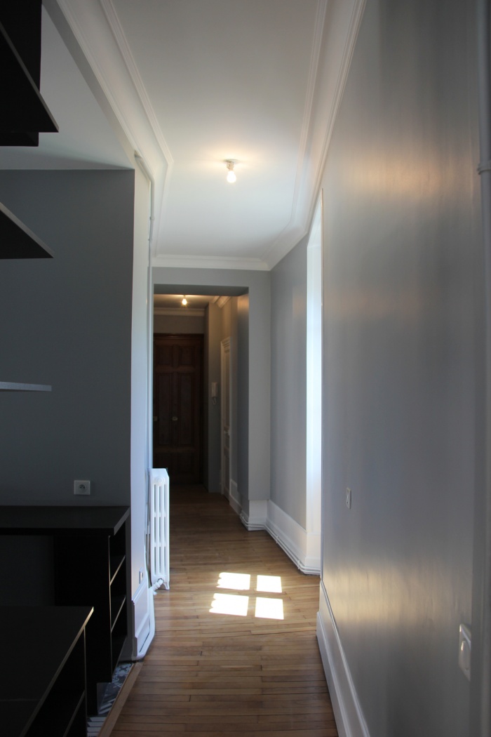 Rnovation d'un appartement de type haussmannien quartier St Etienne (Chantier en cours) : couloir depuis cuisine.JPG
