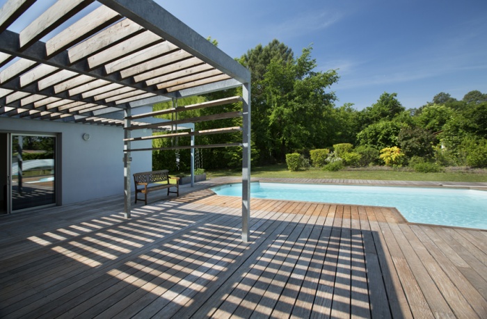 Extension d'une maison d'habitation et aménagements extérieurs