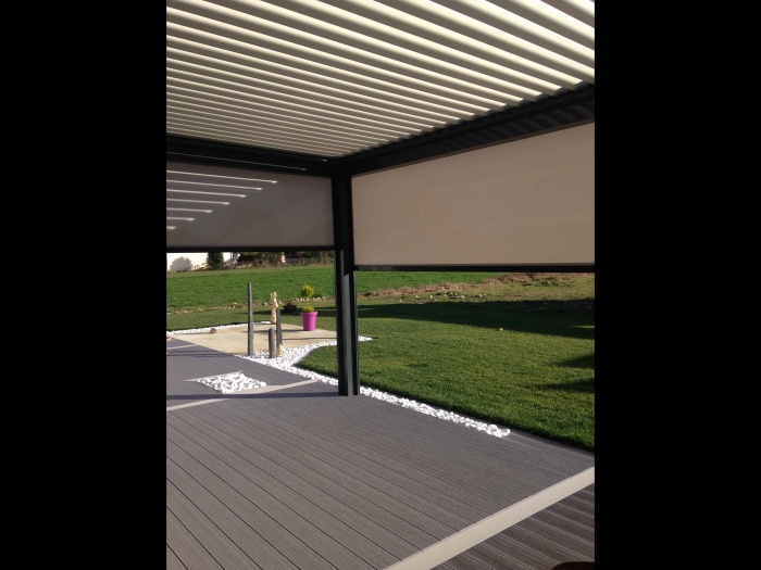 Maison  toit ardoises : maison-contemporaine-toit-ardoise-pergola-bioclimatique-3